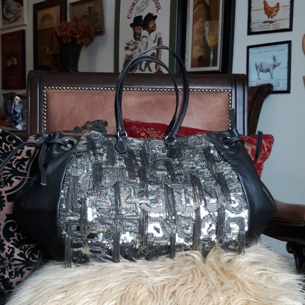 💥RARE‼️💯VALENTINO SEQUIN GLAM CHAIN TOTE - Picture 6 of 16